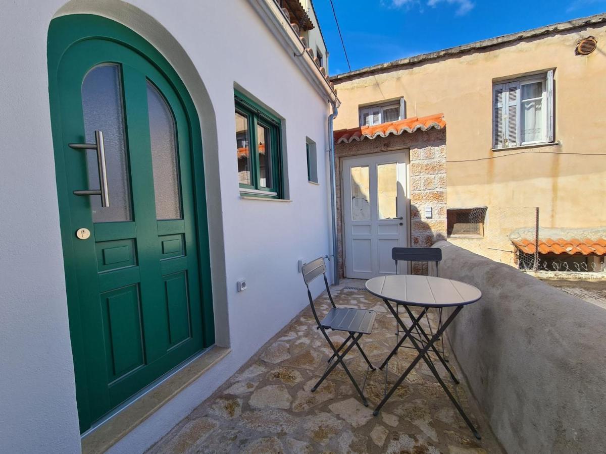 Gythio Townhouse Apartment Exterior photo